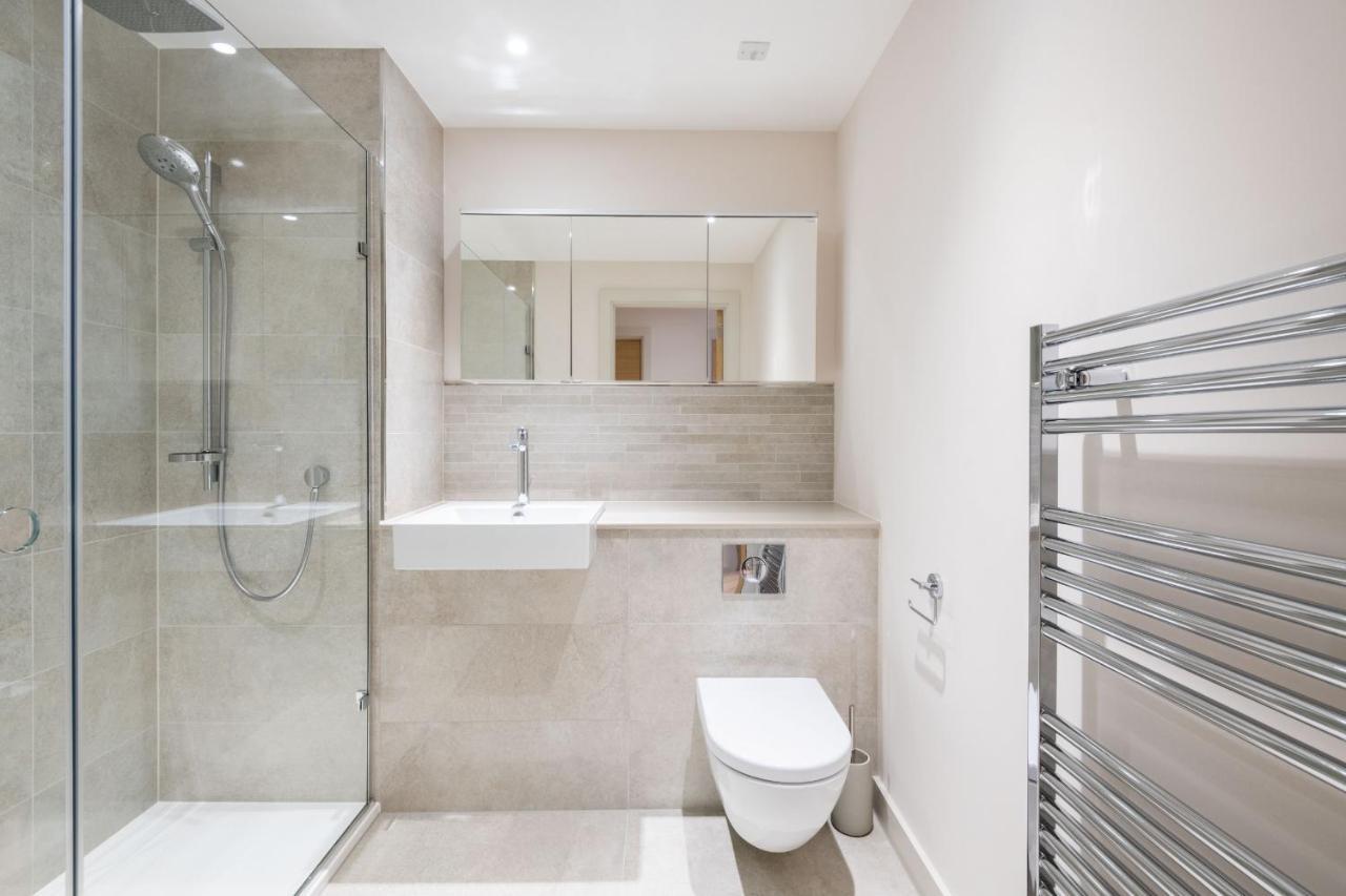 Elegant Victoria Home Close To Sloane Square By Underthedoormat London Eksteriør billede